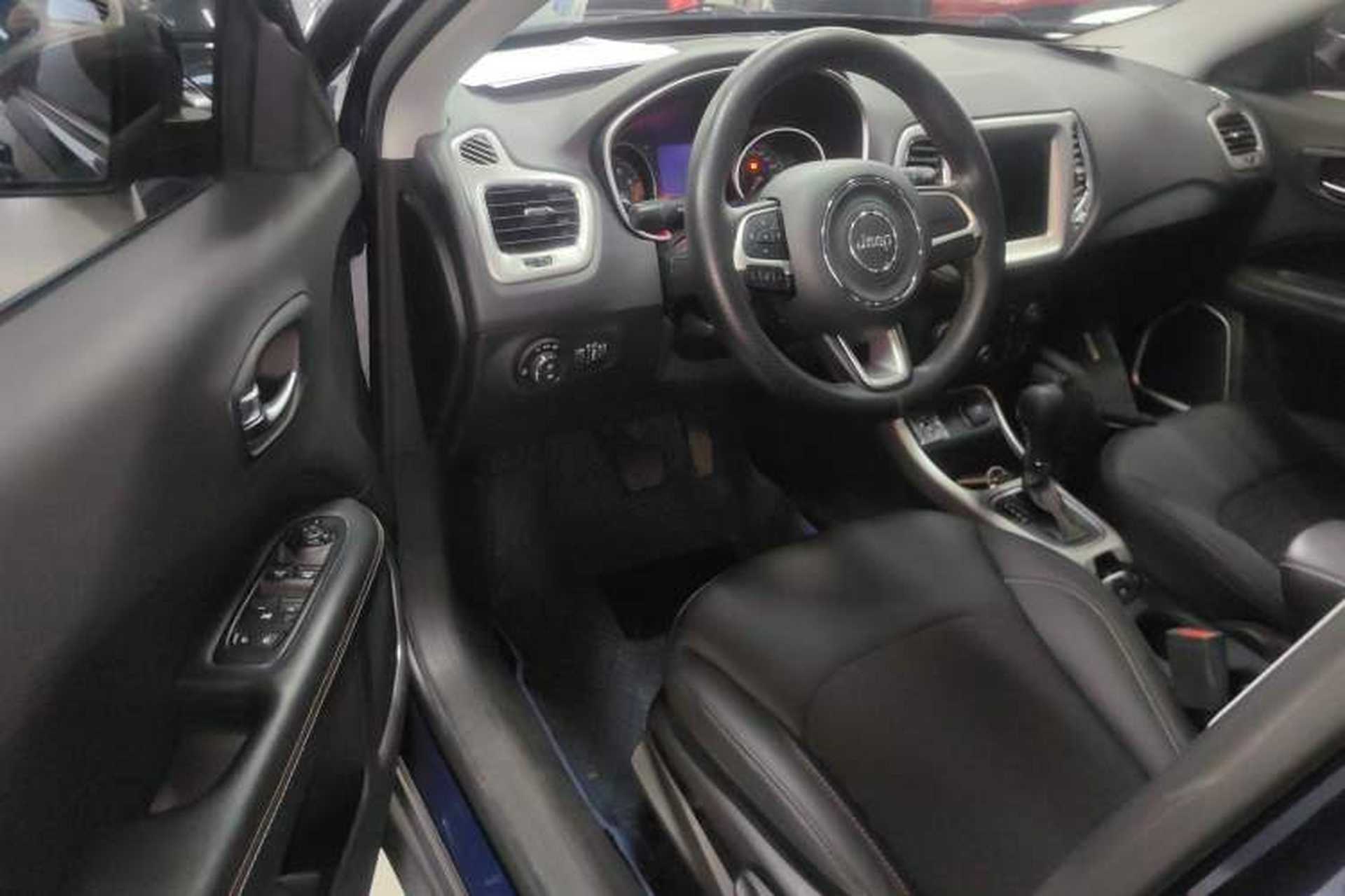 Used Jeep Compass 2020 220T Automatic Leading Edition Interior 3