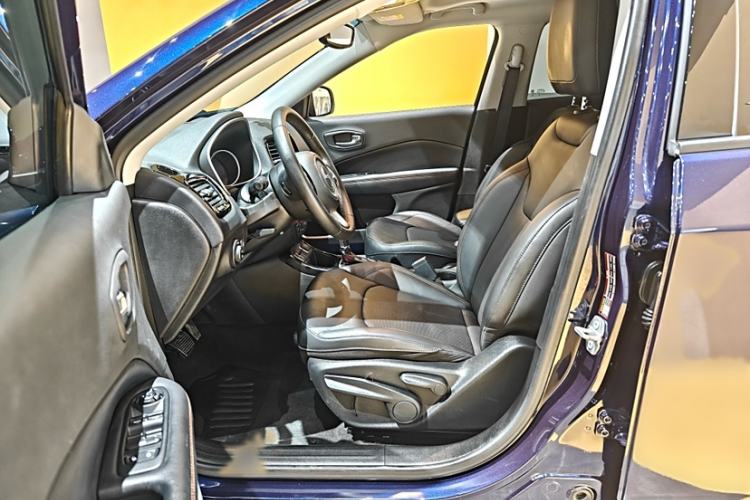Used Jeep Compass 2020 220T Automatic Elite Edition Interior 4
