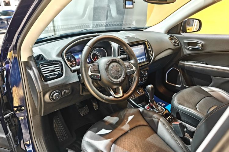 Used Jeep Compass 2020 220T Automatic Elite Edition Interior 5