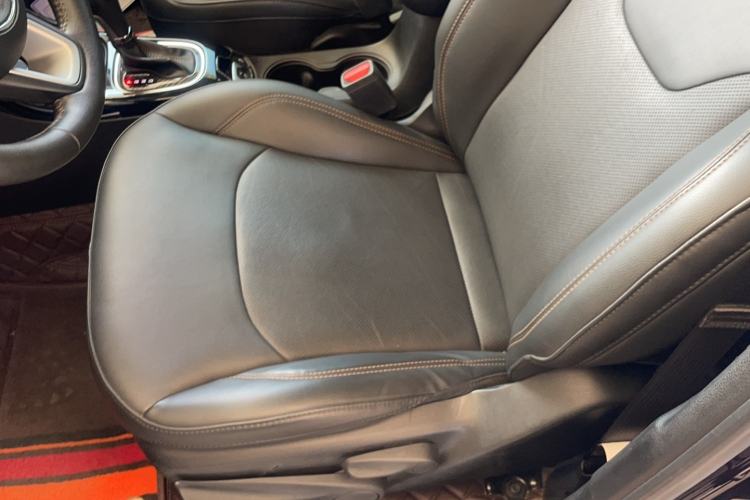 Used Jeep Compass 2020 220T Automatic Elite Edition Interior 7