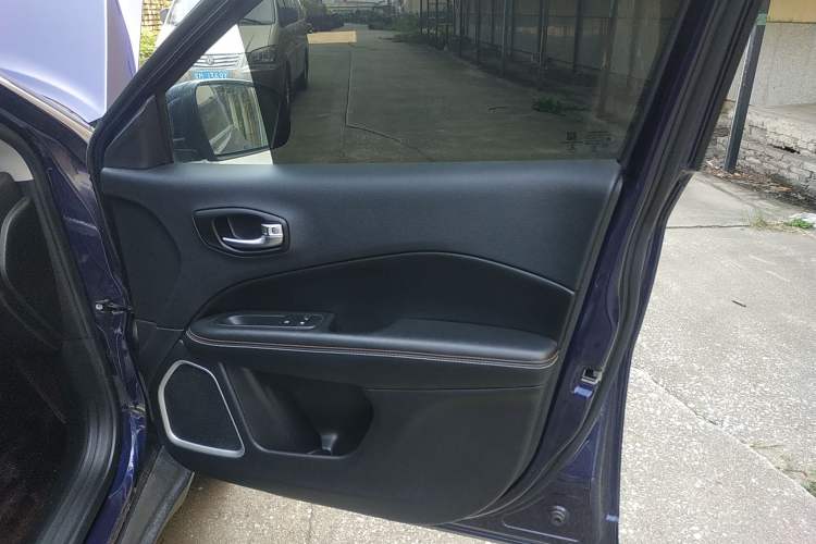 Used Jeep Compass 2020 220T Automatic Leading Edition Right Front Door Interior