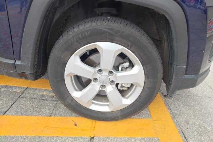 Used Jeep Compass 2020 220T Automatic Elite Edition Right Front Wheel Hub