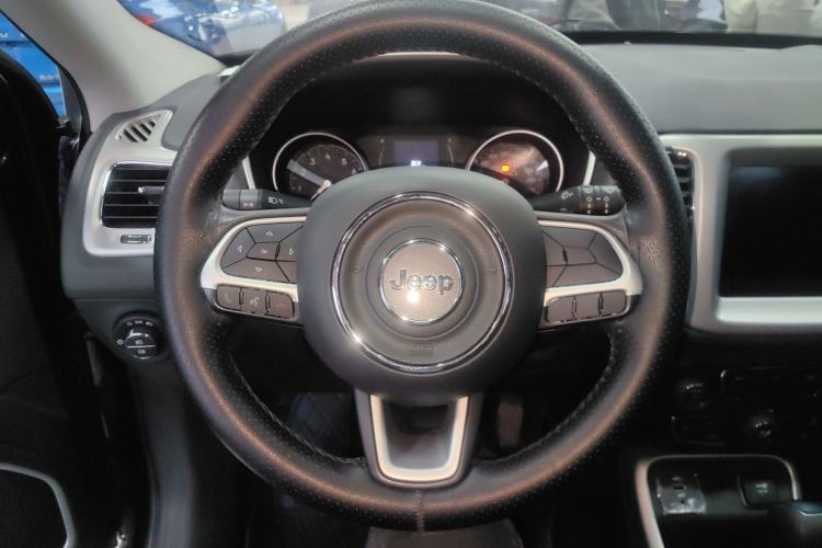 Used Jeep Compass 2020 220T Automatic Leading Edition Steering Wheel