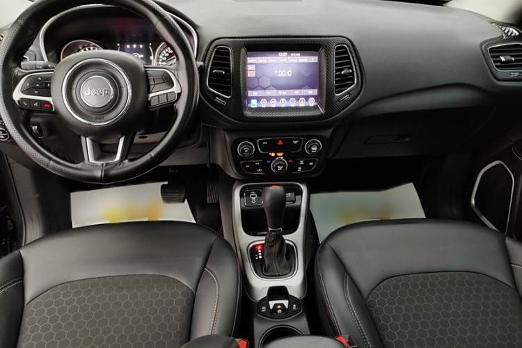 Used Jeep Compass 2020 220T Automatic Leading Edition Interior 1