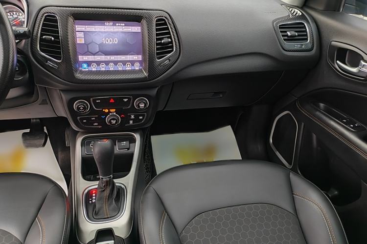 Used Jeep Compass 2020 220T Automatic Leading Edition Interior 3