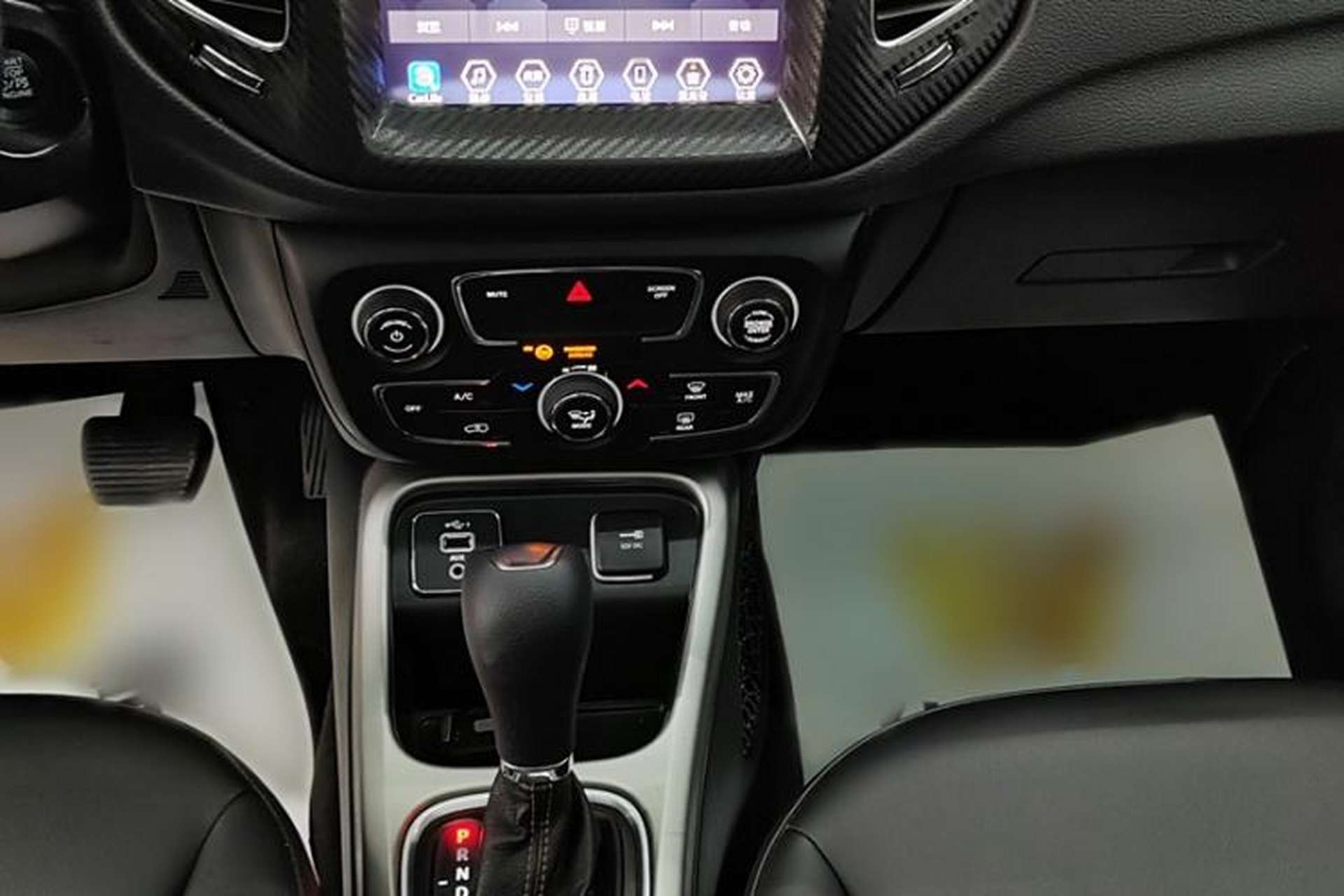 Used Jeep Compass 2020 220T Automatic Leading Edition Interior 4