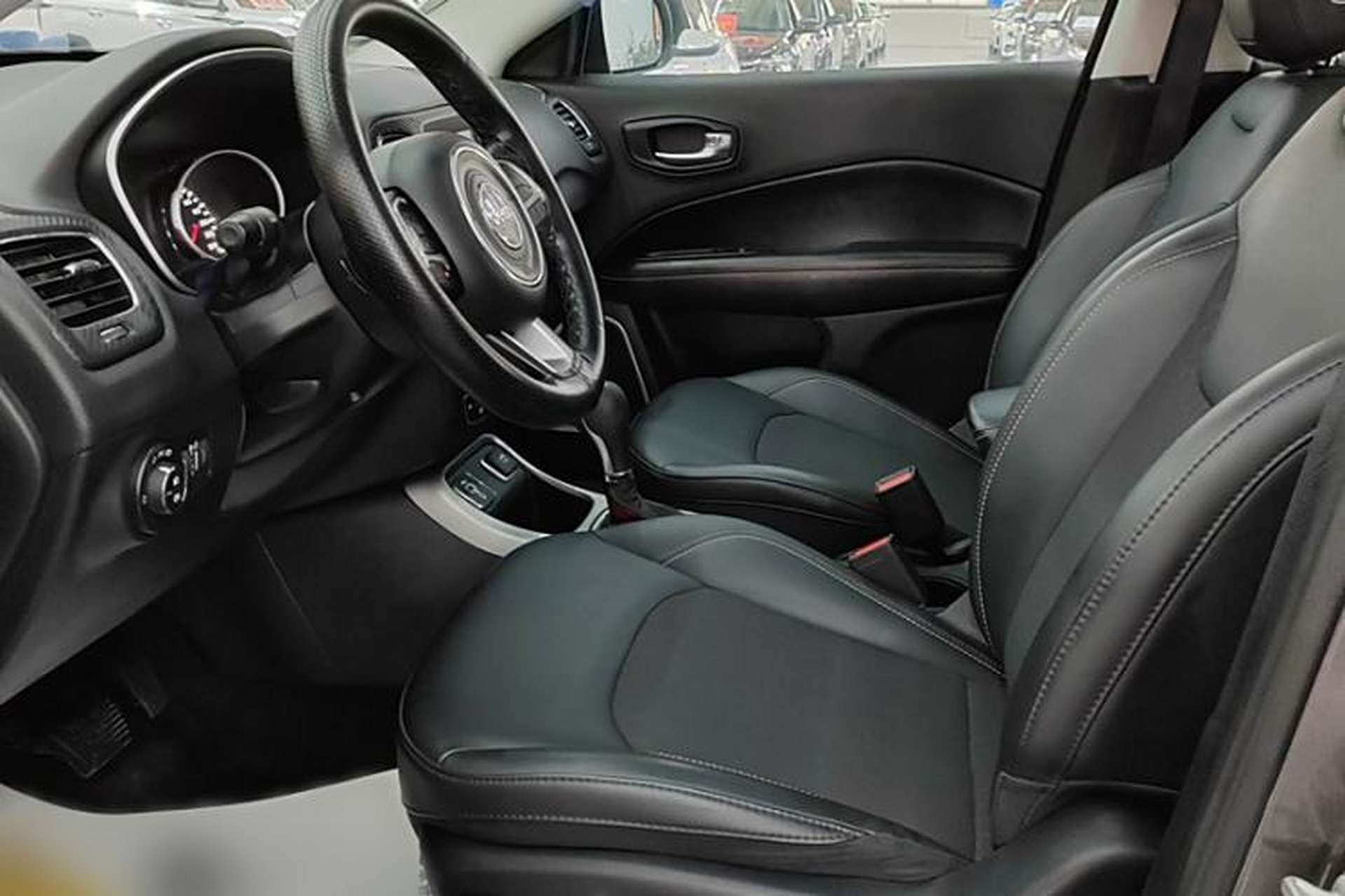 Used Jeep Compass 2020 220T Automatic Leading Edition Interior 5