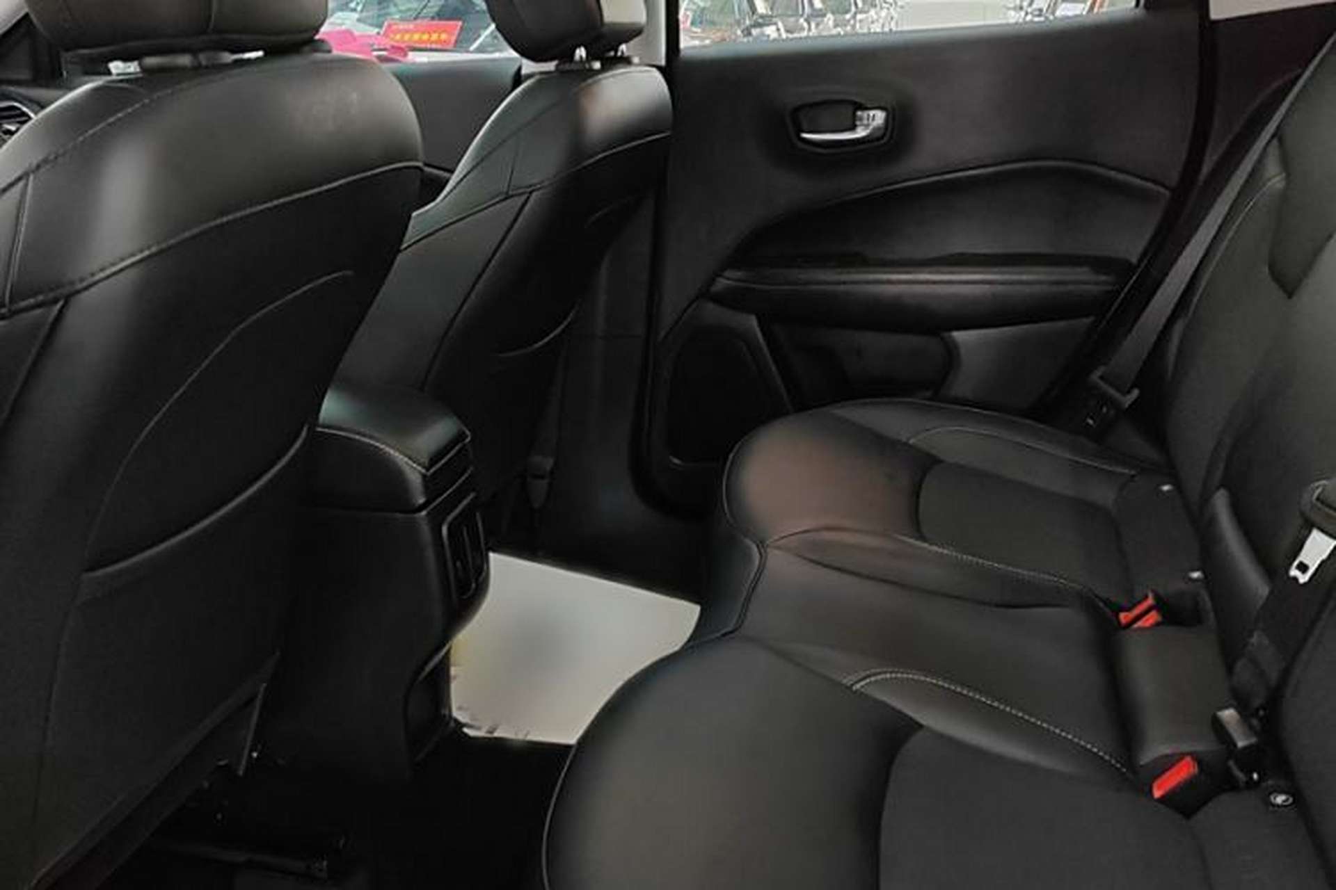 Used Jeep Compass 2020 220T Automatic Leading Edition Interior 6
