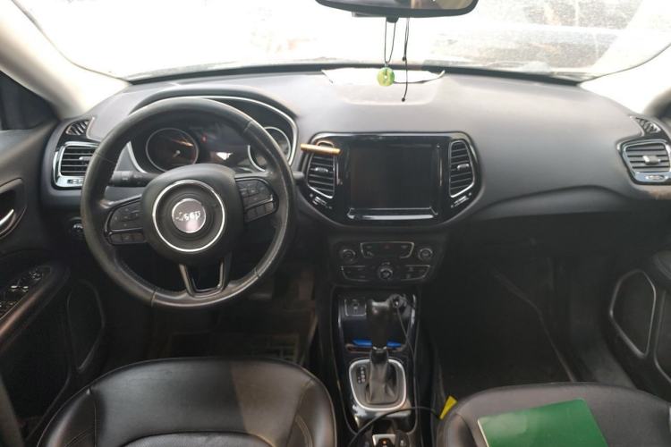 Used Jeep Compass 2020 220T Automatic Night Eagle Edition Center Console