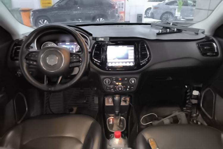 Used Jeep Compass 2020 220T Automatic Night Eagle Edition Center Console