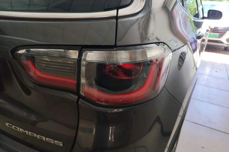 Used Jeep Compass 2020 220T Automatic Leading Edition Exterior 6