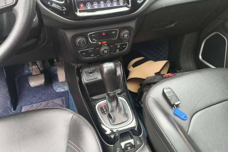Used Jeep Compass 2020 220T Automatic Elite Edition Gear Lever
