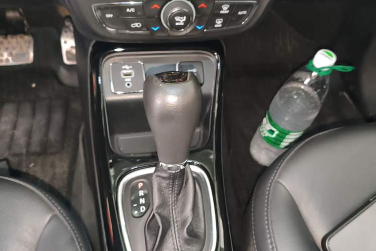 Used Jeep Compass 2020 220T Automatic Night Eagle Edition Gear Lever