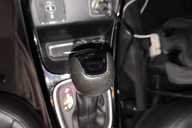 Used Jeep Compass 2020 220T Automatic Night Eagle Edition Gear Lever