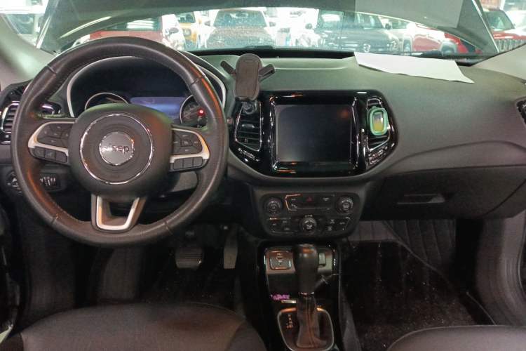 Used Jeep Compass 2020 220T Automatic Elite Edition Interior 2