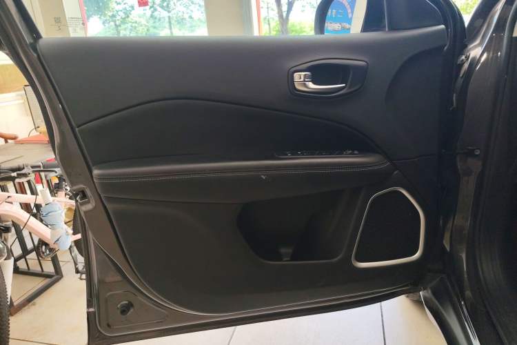 Used Jeep Compass 2020 220T Automatic Leading Edition Interior 7