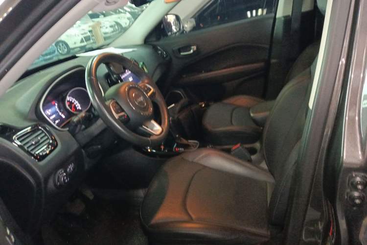 Used Jeep Compass 2020 220T Automatic Elite Edition Left Front Seat