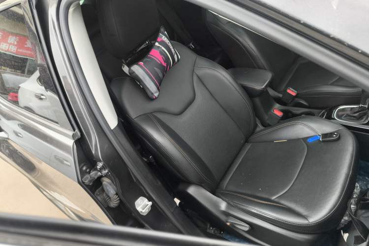 Used Jeep Compass 2020 220T Automatic Elite Edition Right Front Seat