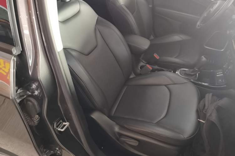 Used Jeep Compass 2020 220T Automatic Night Eagle Edition Right Front Seat