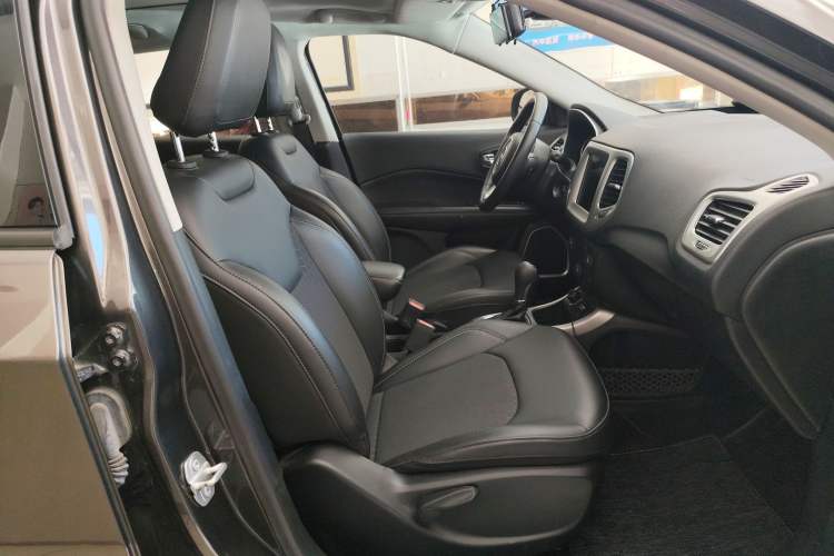 Used Jeep Compass 2020 220T Automatic Leading Edition Right Front Seat