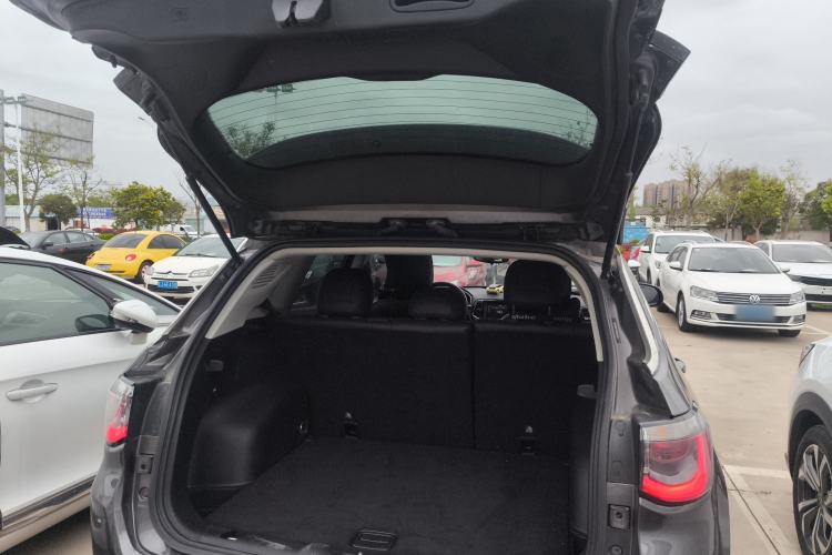 Used Jeep Compass 2020 220T Automatic Elite Edition Trunk