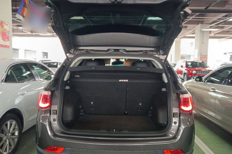 Used Jeep Compass 2020 220T Automatic Elite Edition Trunk