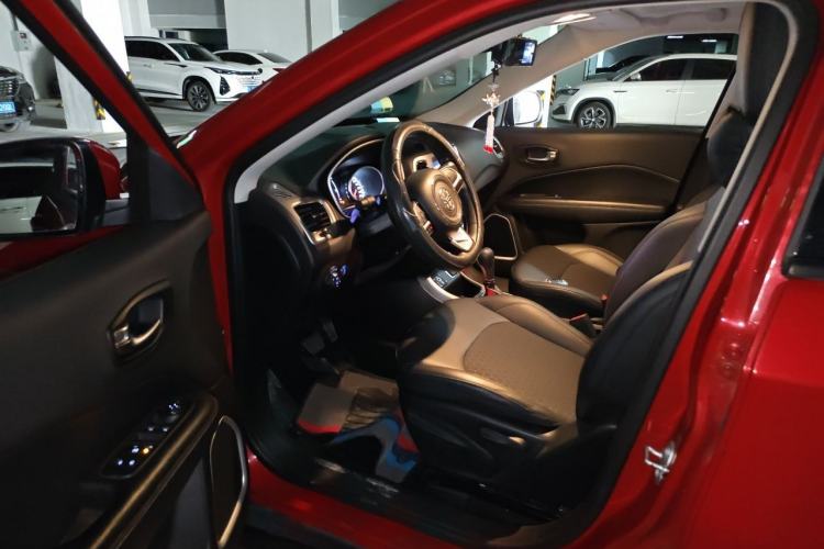 Used Jeep Compass 2020 220T Automatic Leading Edition Driver Seat