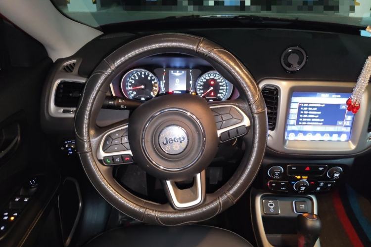 Used Jeep Compass 2020 220T Automatic Leading Edition Steering Wheel