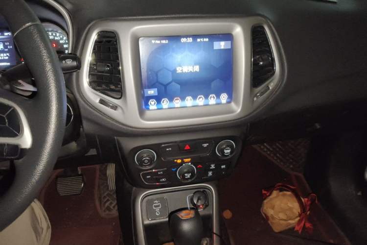 Used Jeep Compass 2020 220T Automatic Leading Edition Audio And AC Panel