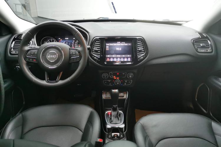Used Jeep Compass 2020 220T Automatic Night Eagle Edition Center Console