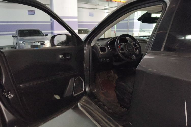 Used Jeep Compass 2020 220T Automatic Leading Edition Driver Seat