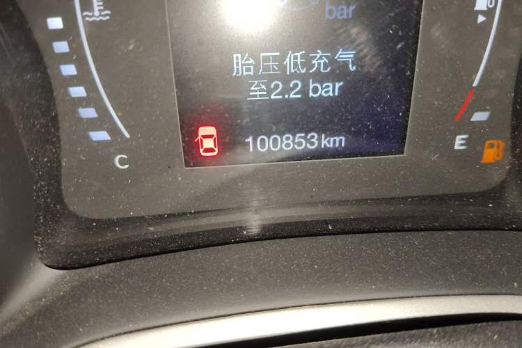 Used Jeep Compass 2020 220T Automatic Leading Edition Odometer Close Up