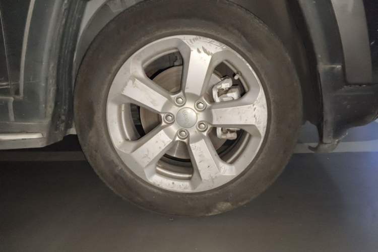 Used Jeep Compass 2020 220T Automatic Leading Edition Right Front Wheel Hub
