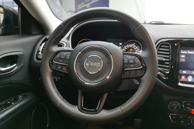 Used Jeep Compass 2020 220T Automatic Night Eagle Edition Steering Wheel