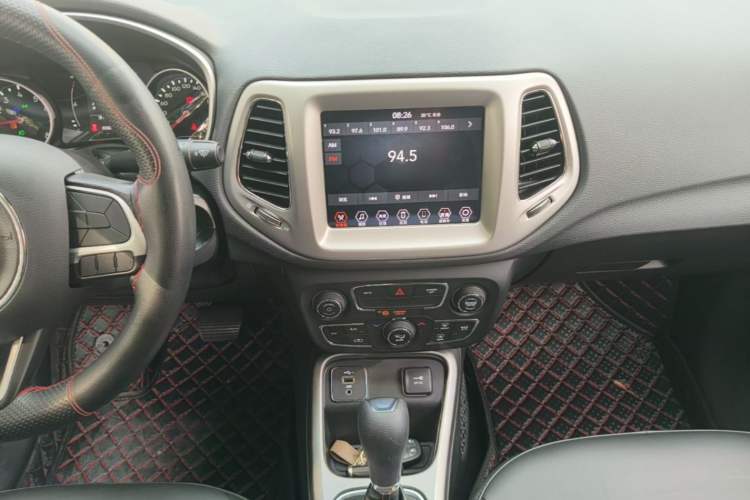 Used Jeep Compass 2020 220T Automatic Leading Edition Audio And AC Panel