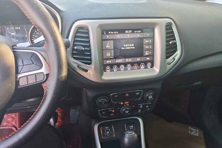 Used Jeep Compass 2020 220T Automatic Leading Edition Audio And AC Panel