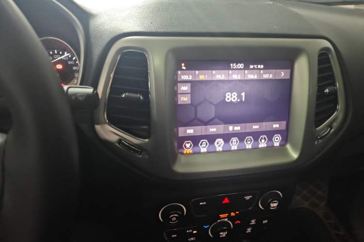 Used Jeep Compass 2020 220T Automatic Leading Edition Audio And AC Panel