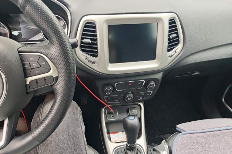 Used Jeep Compass 2020 220T Automatic Leading Edition Audio And AC Panel