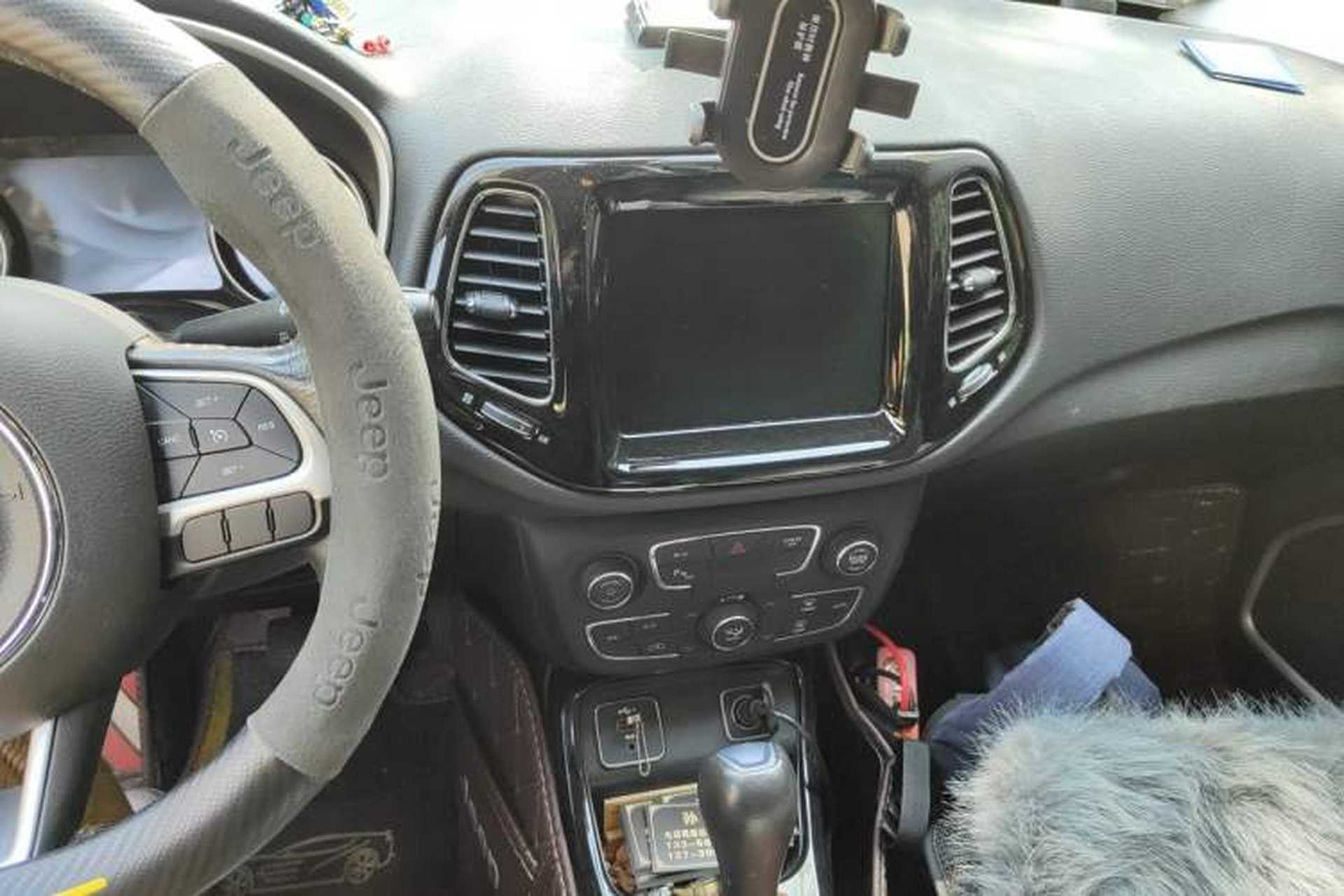 Used Jeep Compass 2020 220T Automatic Elite Edition Audio And AC Panel