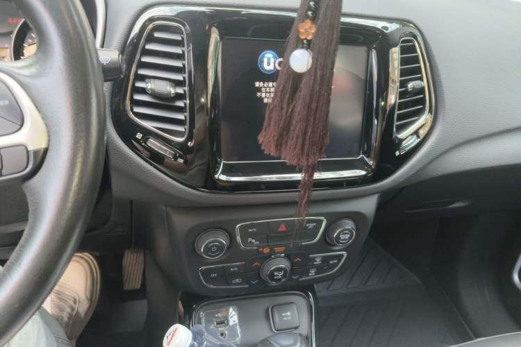 Used Jeep Compass 2020 220T Automatic Elite Edition Audio And AC Panel