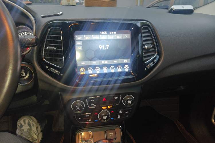 Used Jeep Compass 2020 220T Automatic Elite Edition Audio And AC Panel