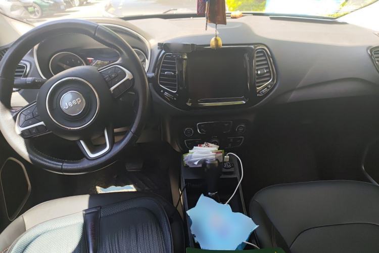 Used Jeep Compass 2020 220T Automatic Elite Edition Center Console