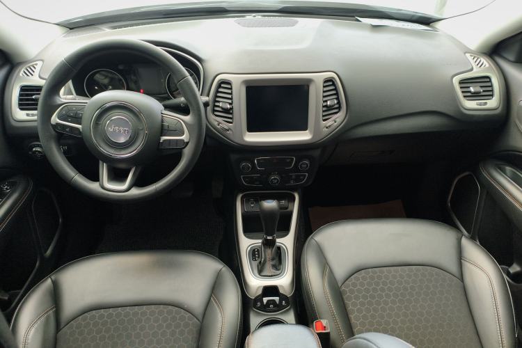 Used Jeep Compass 2020 220T Automatic Leading Edition Center Console
