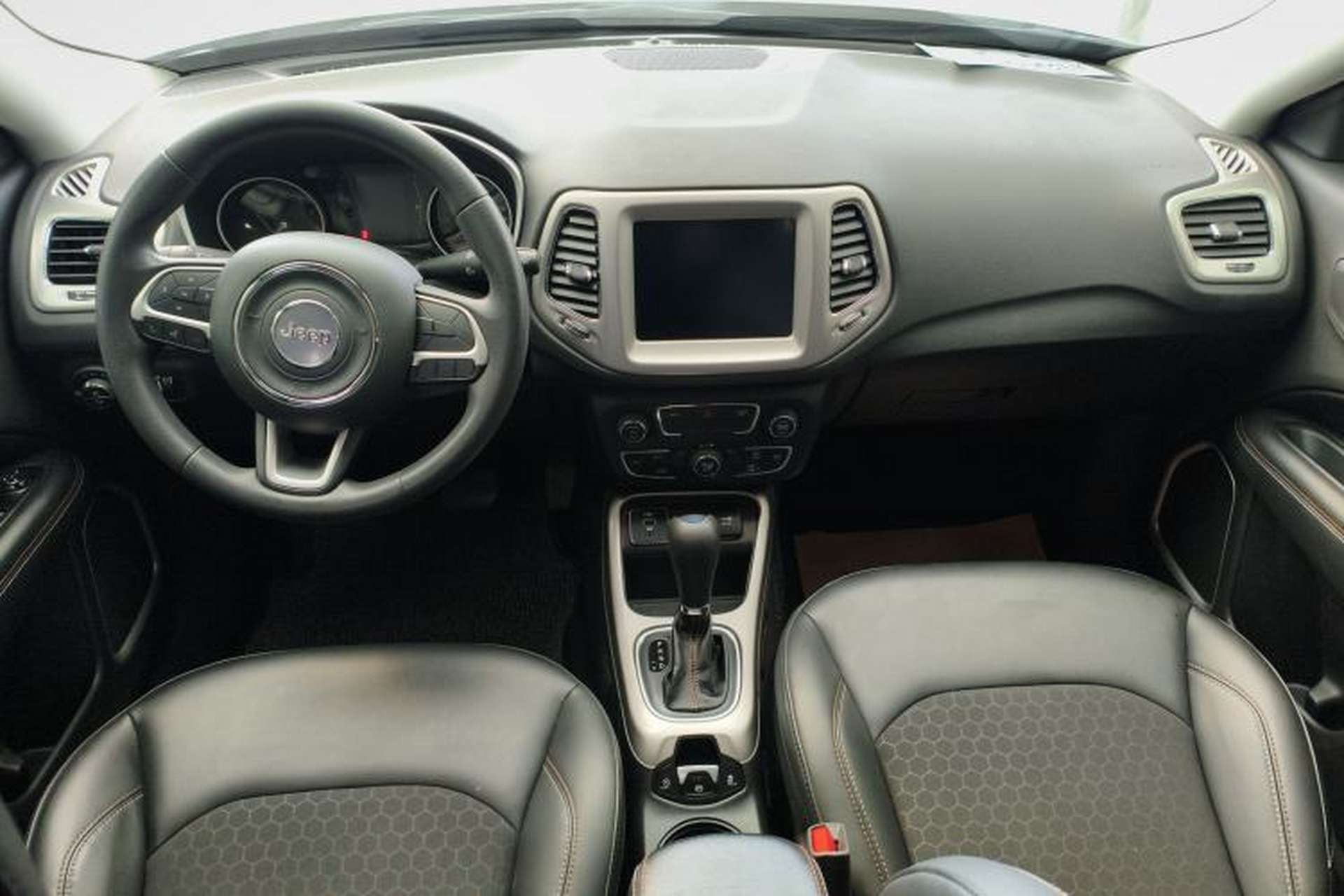 Used Jeep Compass 2020 220T Automatic Leading Edition Center Console