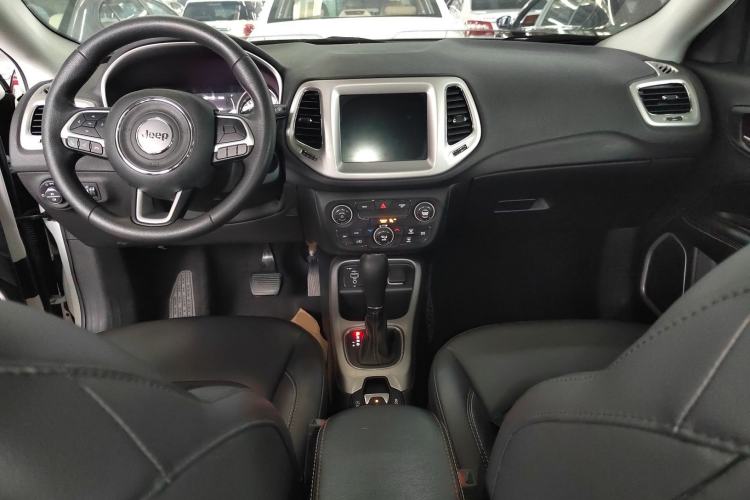Used Jeep Compass 2020 220T Automatic Leading Edition Center Console