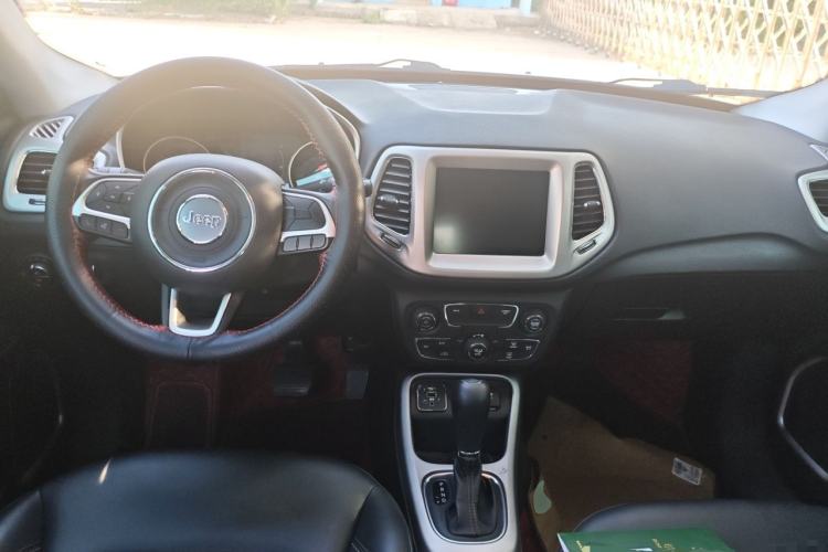 Used Jeep Compass 2020 220T Automatic Leading Edition Center Console