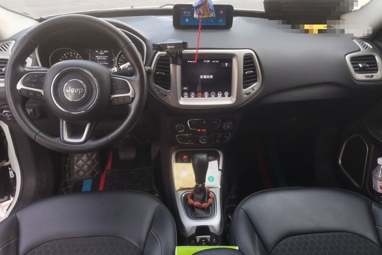 Used Jeep Compass 2020 220T Automatic Leading Edition Center Console