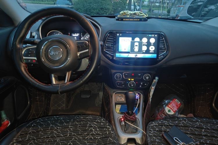 Used Jeep Compass 2020 220T Automatic Leading Edition Center Console