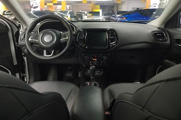 Used Jeep Compass 2020 220T Automatic Elite Edition Center Console