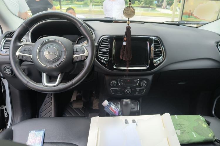 Used Jeep Compass 2020 220T Automatic Elite Edition Center Console